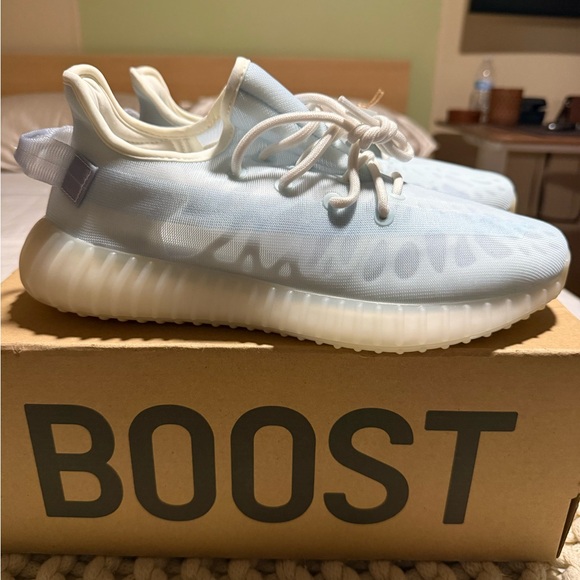 adidas gazelle silver green womens Buty Adidas Yeezy Boost 350 V2 Mono Ice main image 1